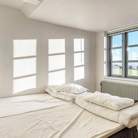 8 Person In Nysted-by Traum * Nysted