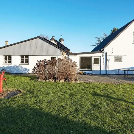 8 Person In Nysted-by Traum *